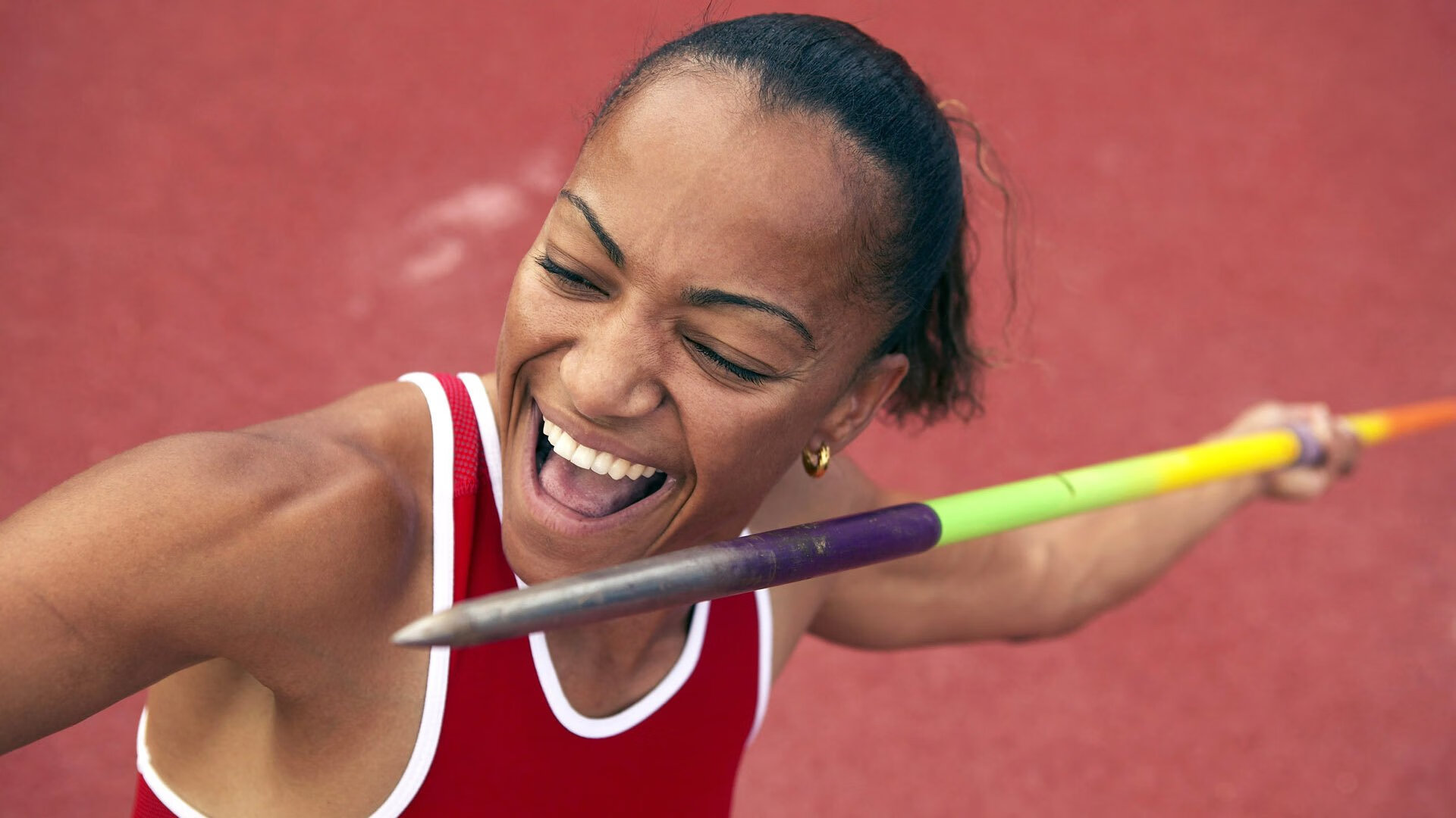 当F1收官战的红灯熄灭,字母哥正用数据撕裂苍穹