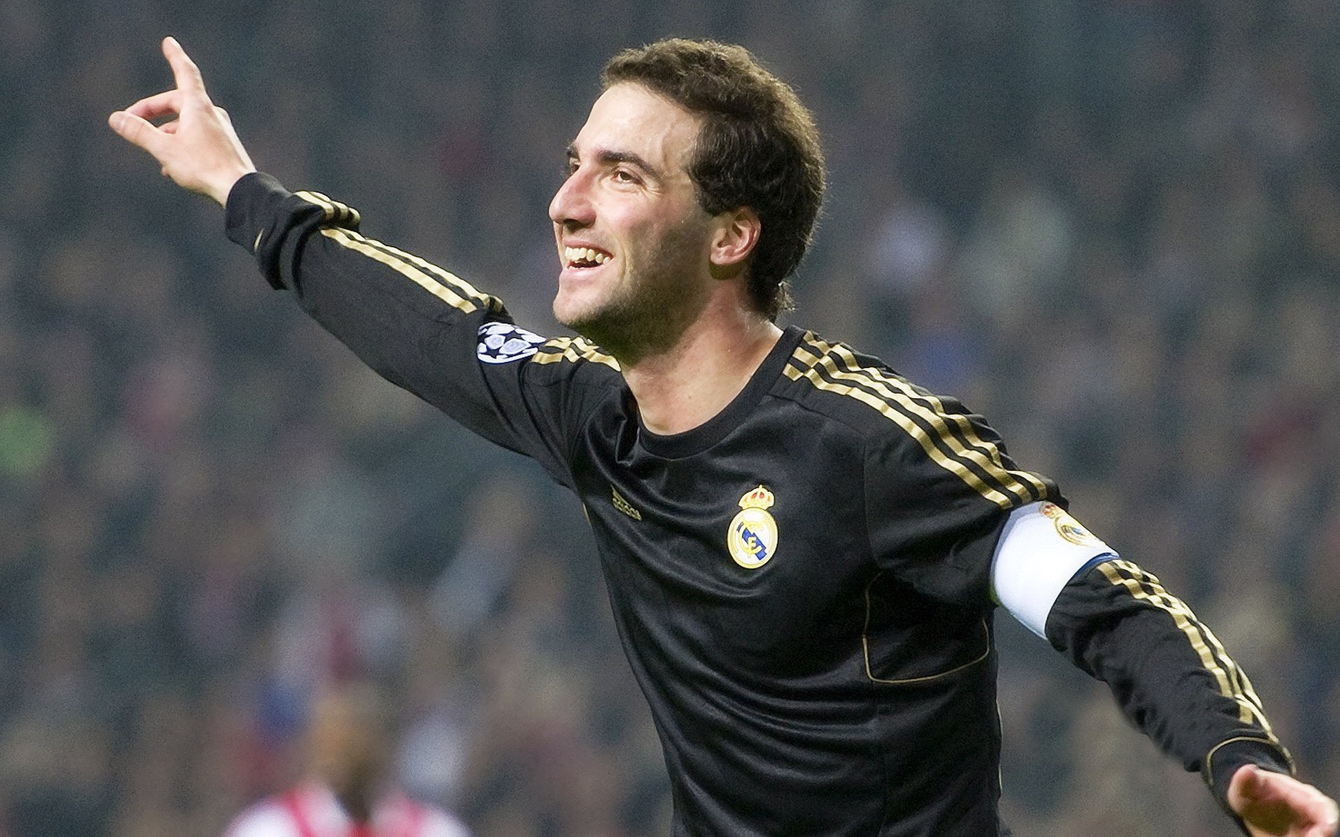 本泽马统治全场，巴西防守锁死埃及，足球战术的现代性寓言